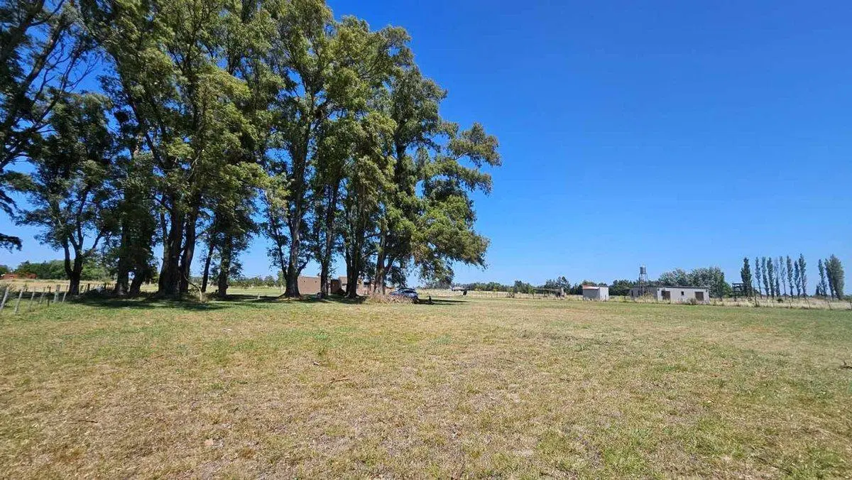 QUINTA EN VENTA CON PILETA EN MERCEDES 3