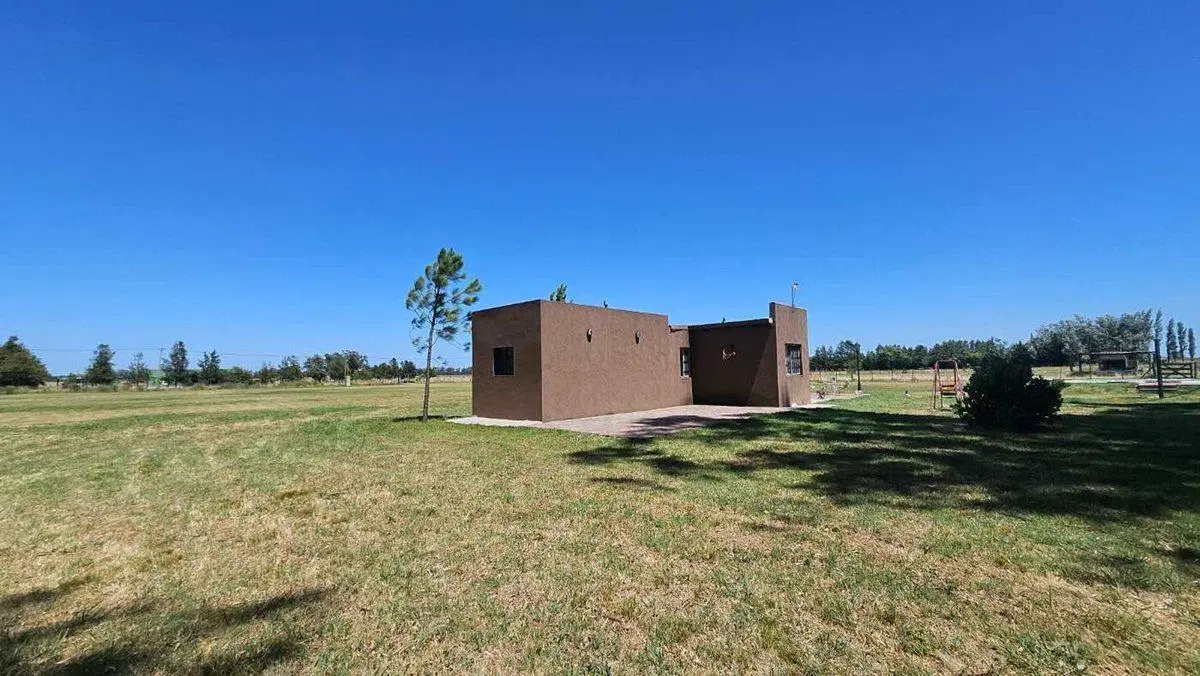 QUINTA EN VENTA CON PILETA EN MERCEDES 2