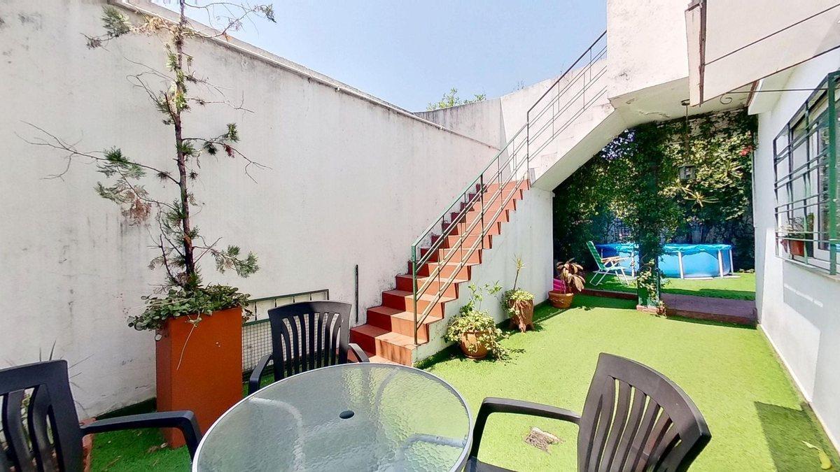 CASA 4 AMBIENTES CON GARAGE PATIO Y PARRILLA