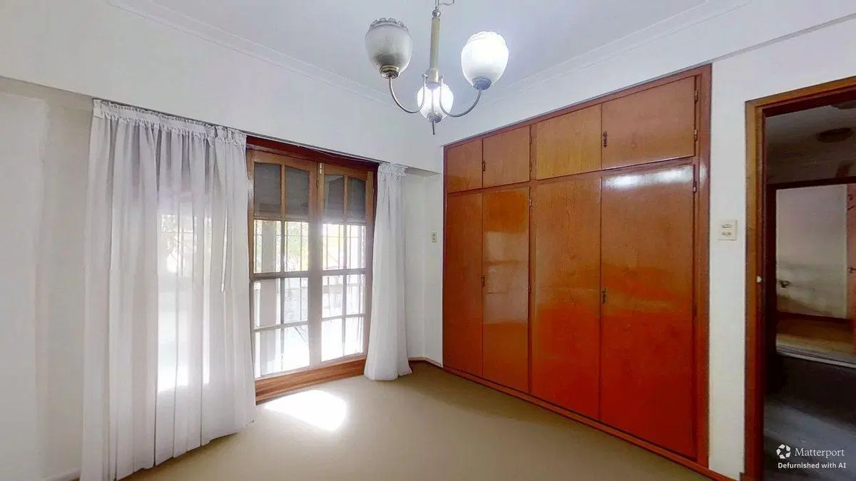 CASA 5 AMBIENTES CON GARAGE DOBLE QUINCHO Y JARDIN 2