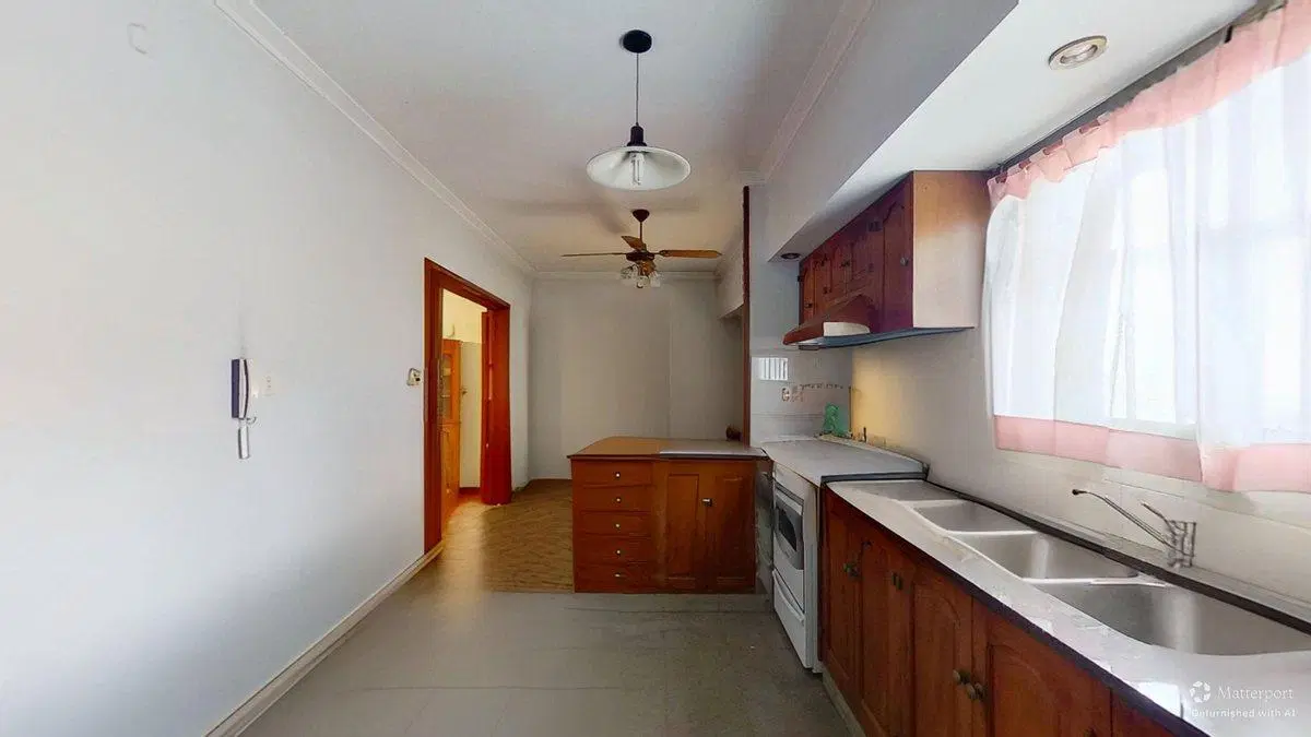 CASA 5 AMBIENTES CON GARAGE DOBLE QUINCHO Y JARDIN 3