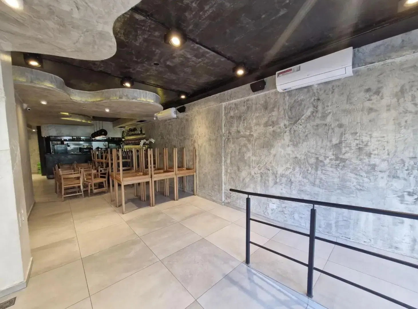 Local comercial sobre Avenida en Palermo 2