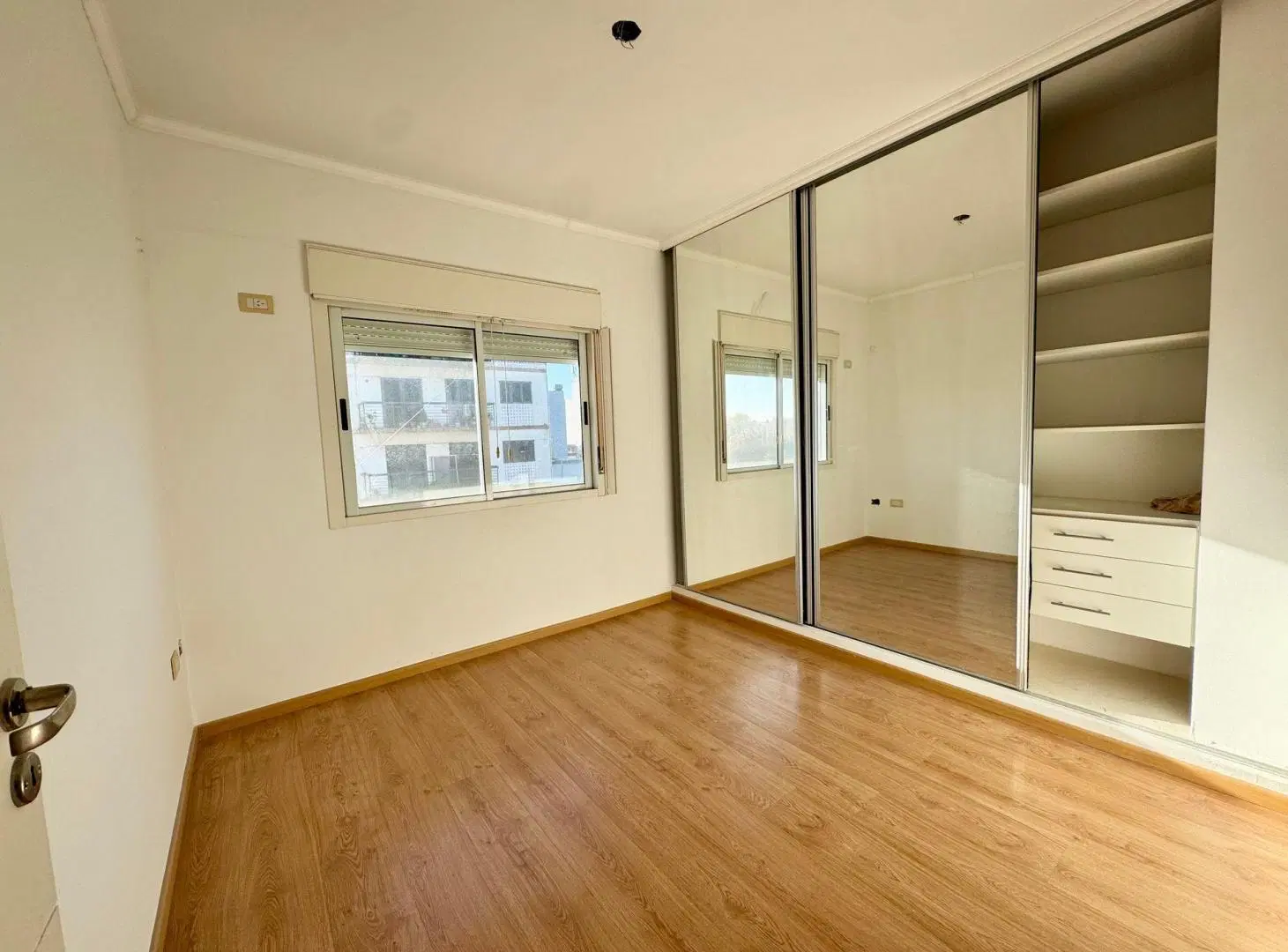VENTA DUPLEX 4 AMB COCHERA LA LUCILA 3