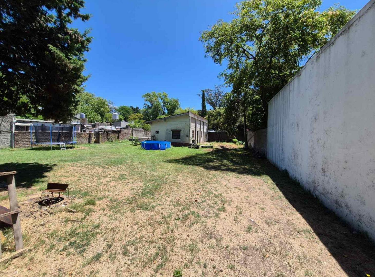 Casa en lote doble a reciclar Oportunidad
