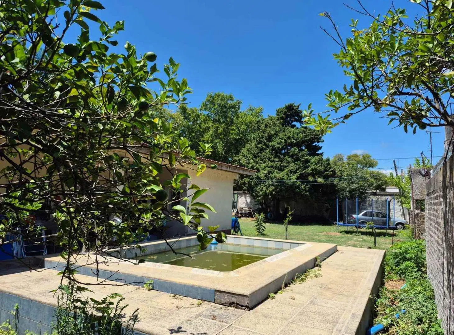 Casa en lote doble a reciclar  Oportunidad 3