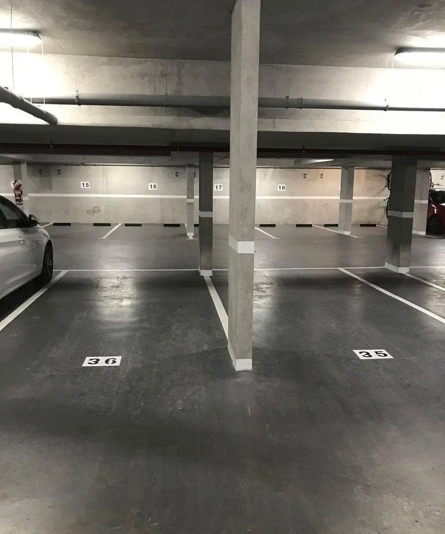 VENTA COCHERA FIJA EN BELGRANO R ACCESO POR RAMPA 3