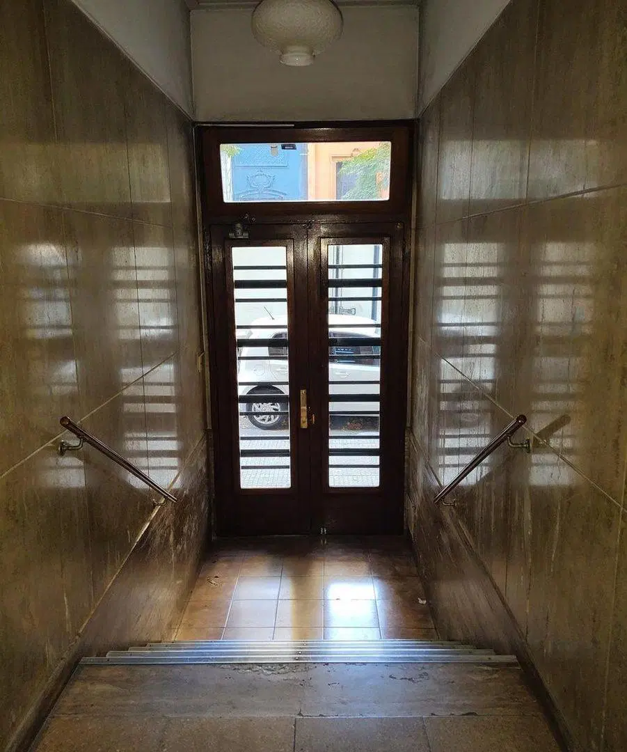 VENTA DEPTO 3 HABITACIONES FRENTE BALCON SUBTE A 2