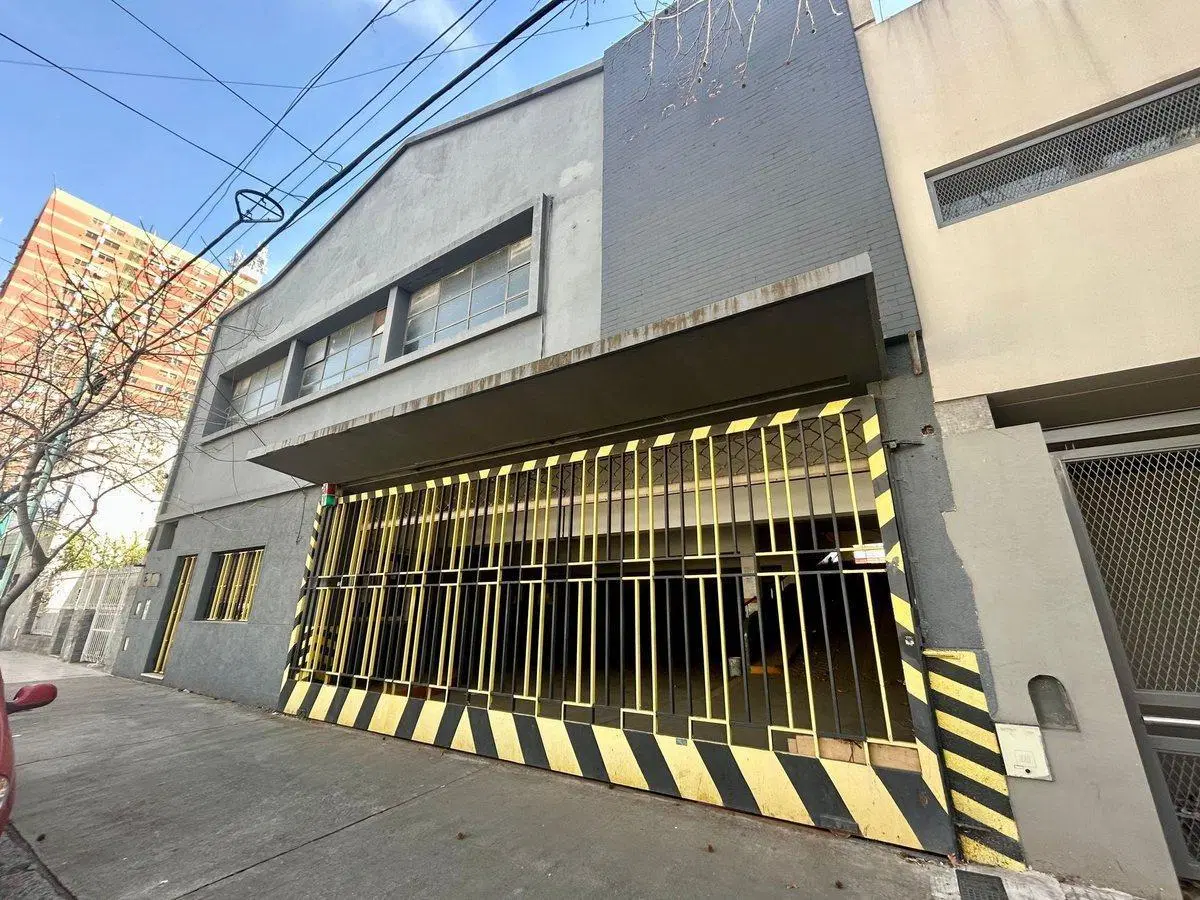 VENTA DEPOSITO EN FLORES 2