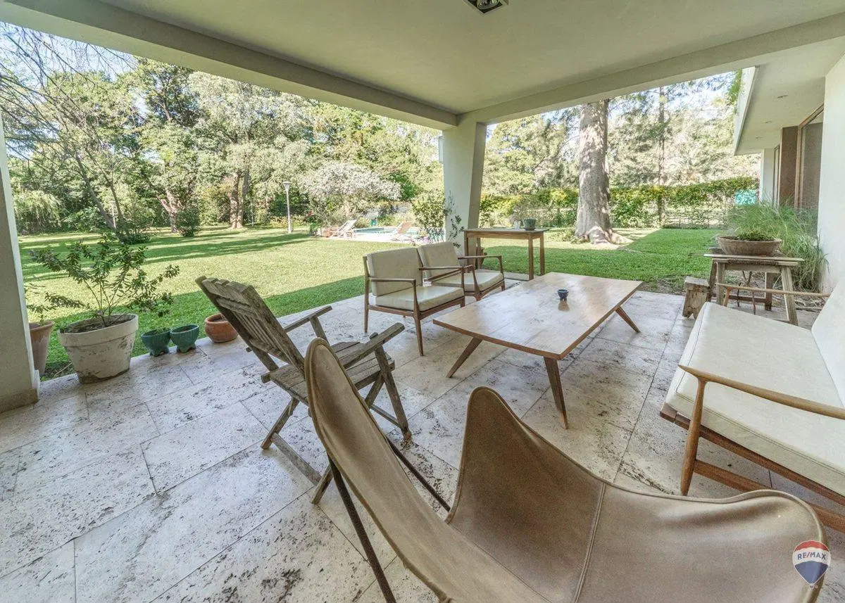 Venta casa 7 amb en Parque Leloir pileta cocheras 4