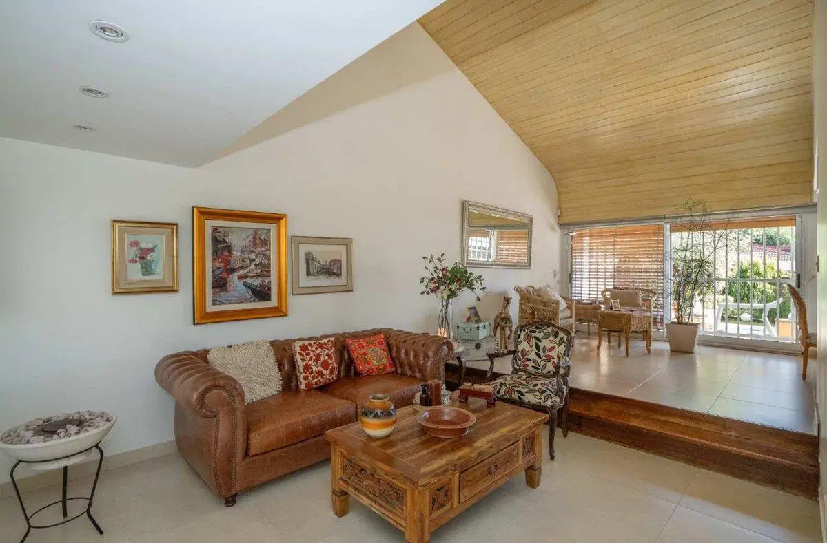 Casa en San Justo con pileta y quincho venta 3