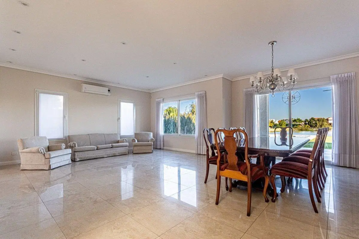 VENTA CASA A LA LAGUNA EN SAN BENITO CON PISCINA 5