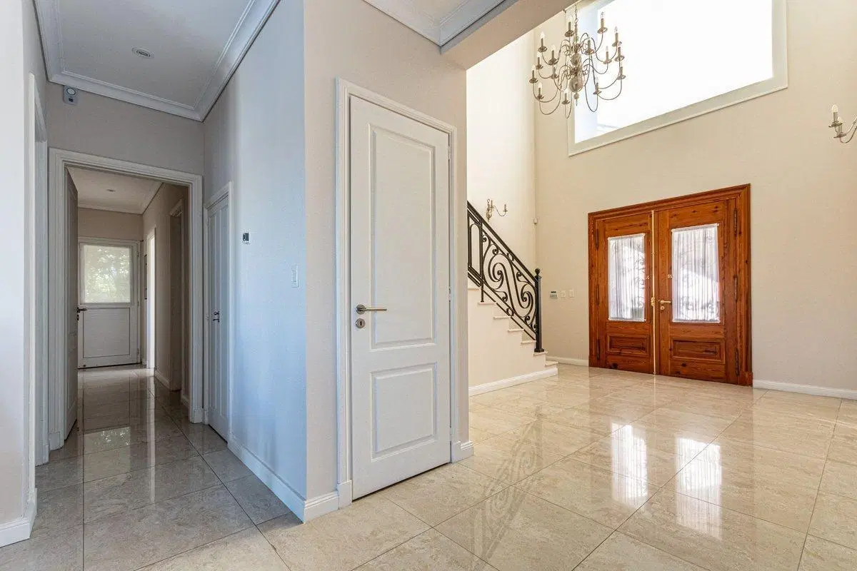 VENTA CASA A LA LAGUNA EN SAN BENITO CON PISCINA 8