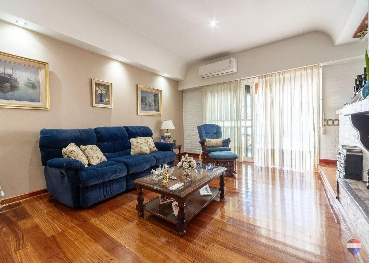 Casa 5 ambientes venta Floresta 4