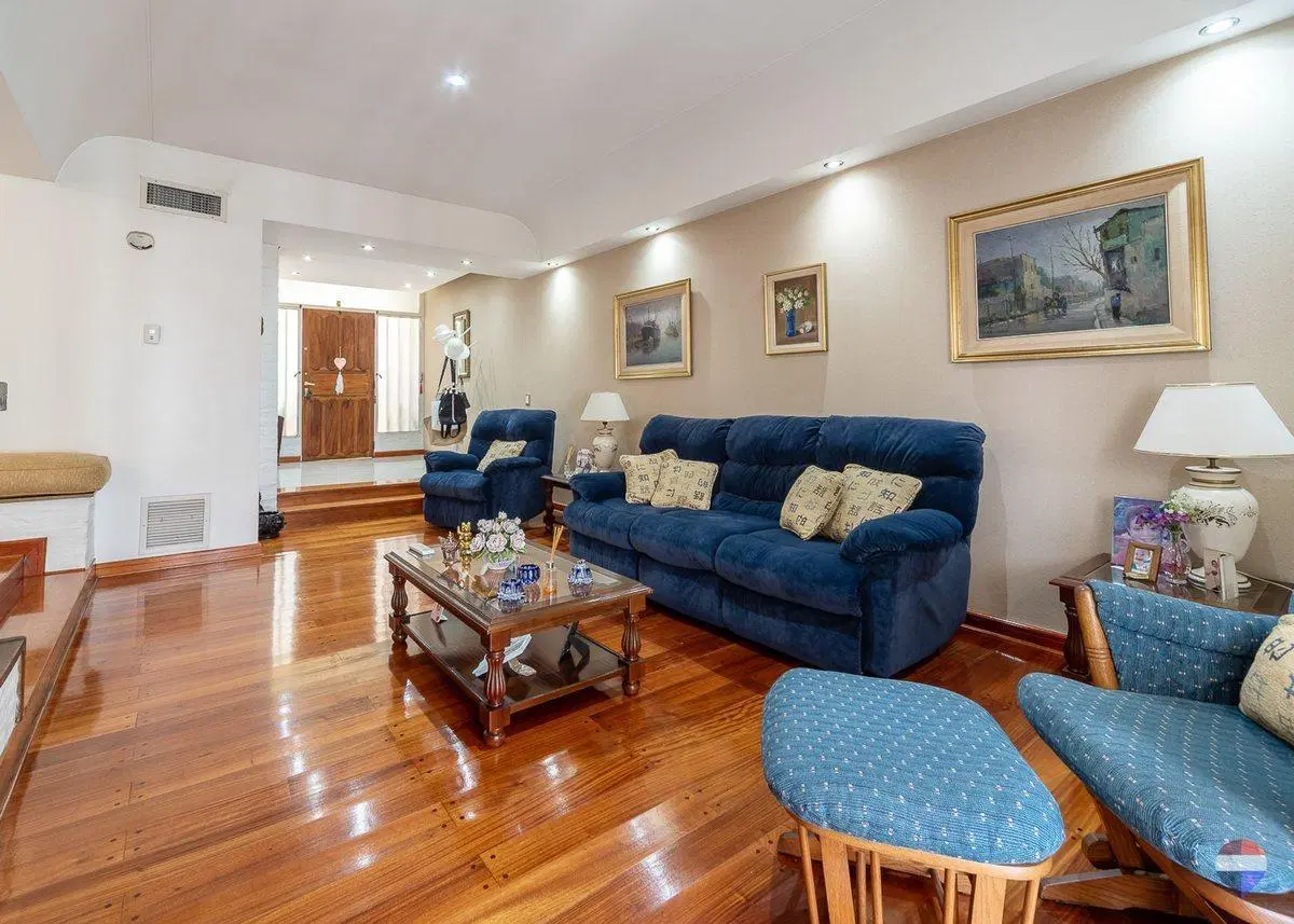 Casa 5 ambientes venta Floresta 5
