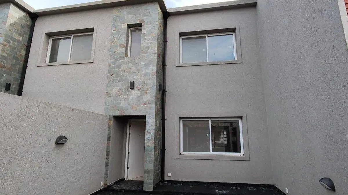 VENTA CASA 3 AMB DUPLEX HURLINGHAM APTO CREDITO 2