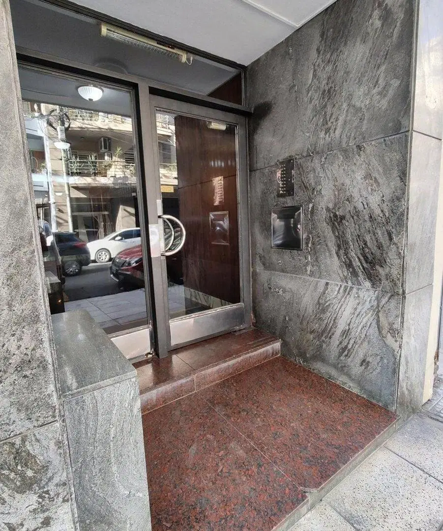 VENTA 4 AMB MAS DEPENDENCIA FRENTE BALCON SUBTE A 5
