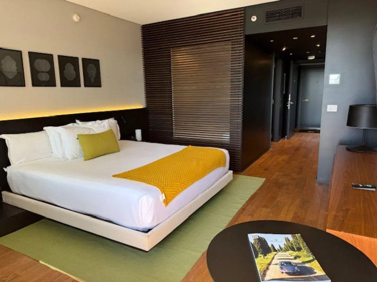 Venta Monoambiente amoblado SLS Puerto Madero 3