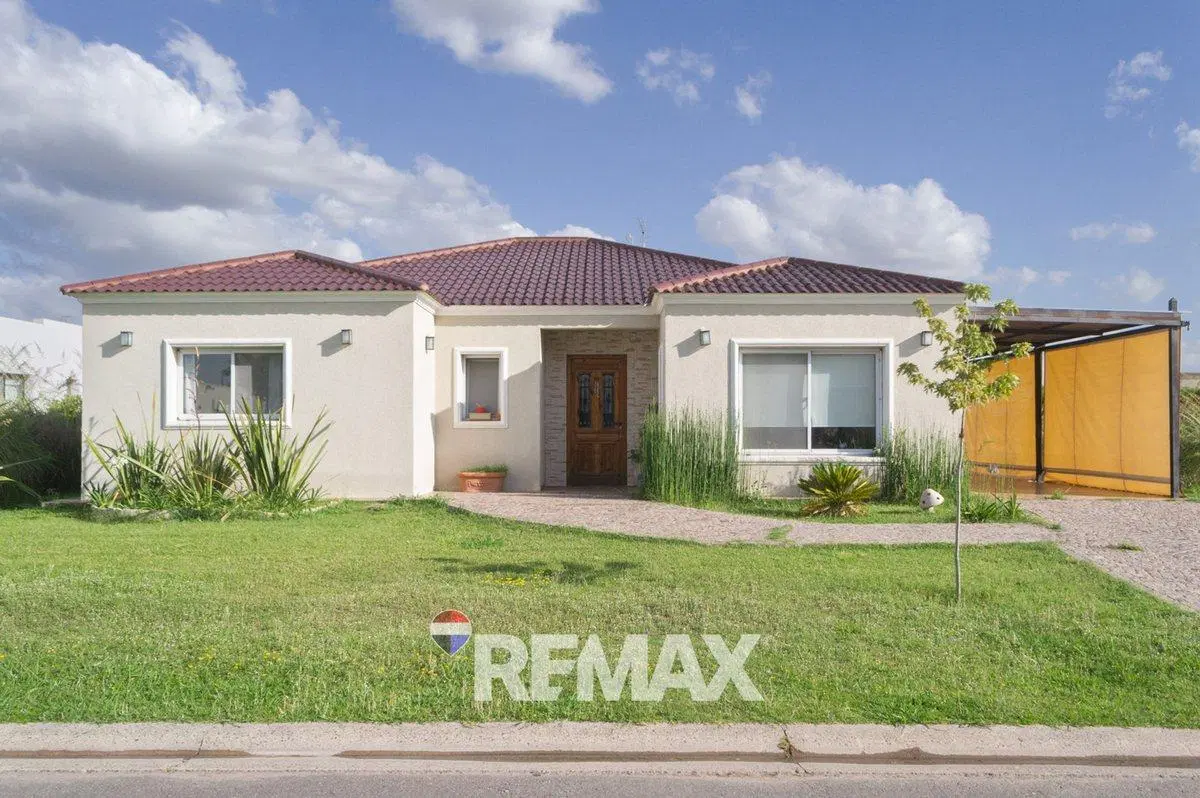 CASA 4 AMBIENTES VENTA BARRIO SANTA INES CANNING 2