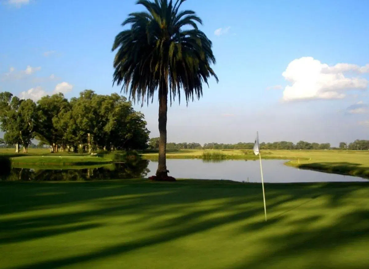 VENTA LOTE 1707 M2 BARRIO SAN ELISEO GOLF 4