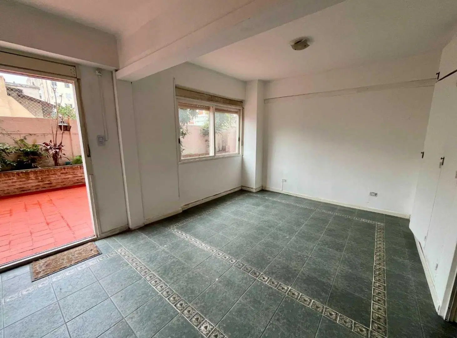 Venta duplex 4 ambientes con patio Balvanera 3