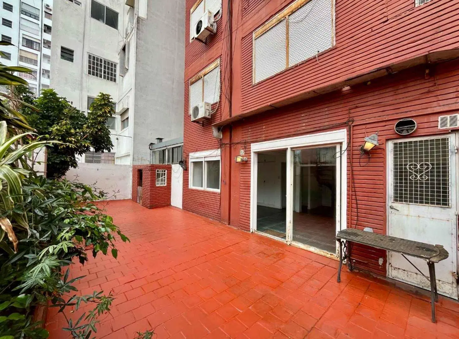 Venta duplex 4 ambientes con patio Balvanera 5