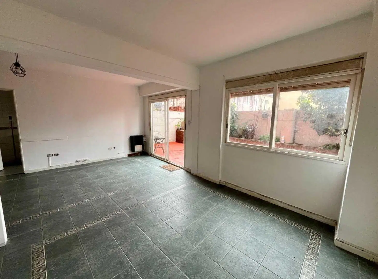 Venta duplex 4 ambientes con patio Balvanera 5