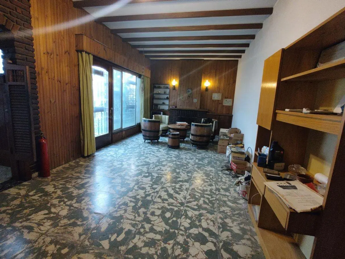 VENTA PH SIN EXPENSAS 4 DORMITORIOS COCHERA JARDIN 5