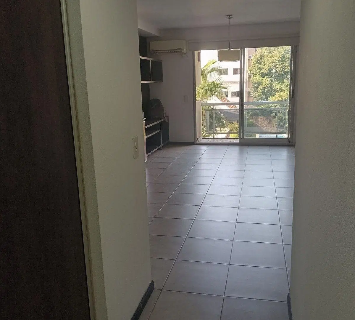 Alquiler monoambiente con cochera Castelar Norte 3