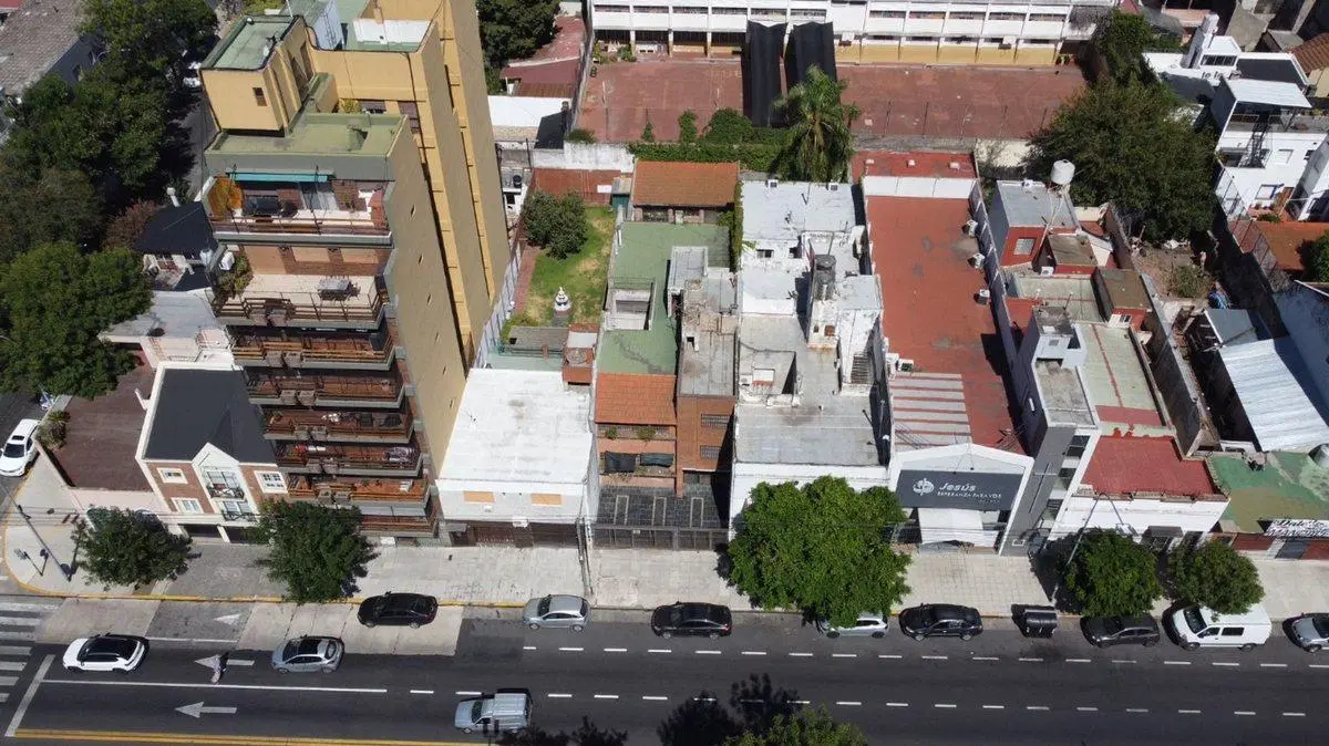 VENTA LOTE SOBRE AVENIDA CARABOBO FLORES 2