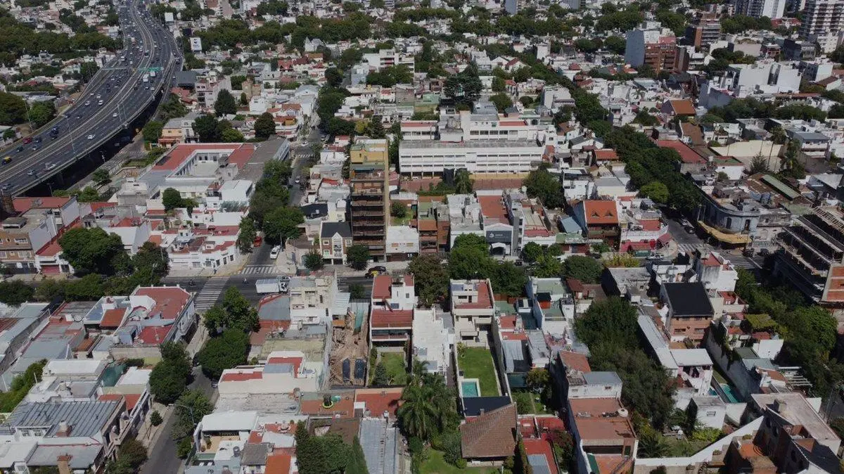 VENTA LOTE SOBRE AVENIDA CARABOBO FLORES 5