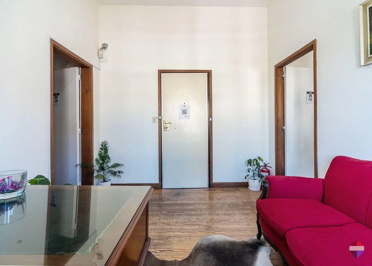 VENTA OFICINA EN ESQUINA SAN NICOLAS 2