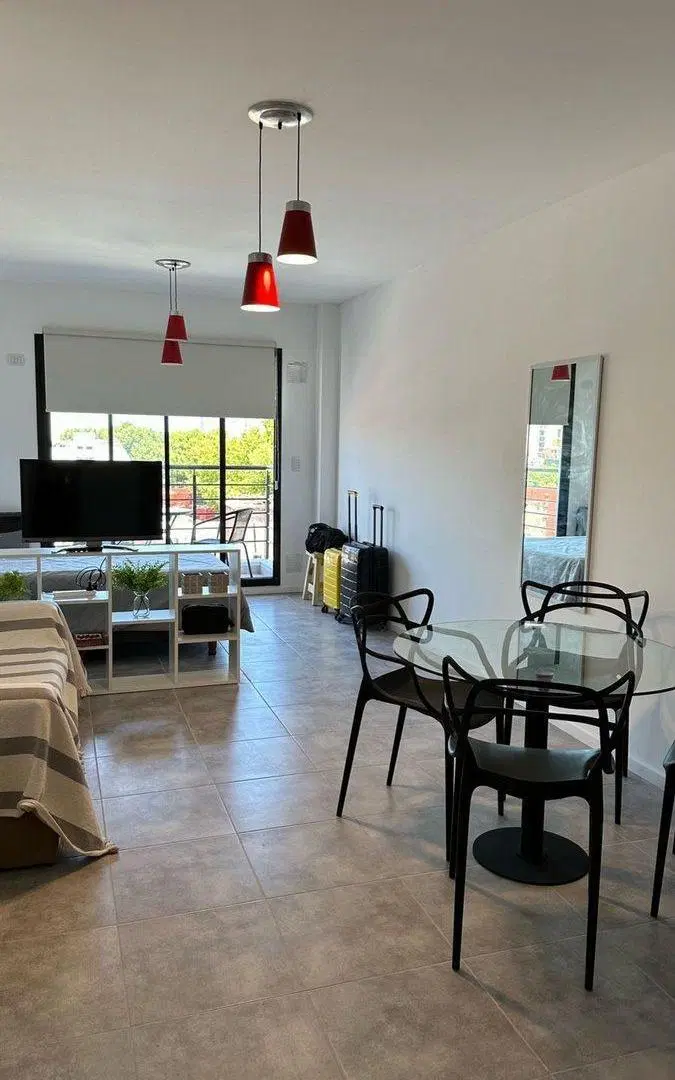 VENTA MONOAMBIENTE CON BALCON  LUMINOSO EN BOEDO 2