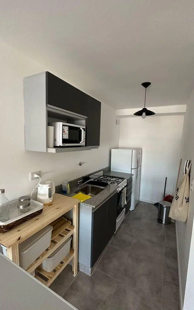 VENTA MONOAMBIENTE CON BALCON  LUMINOSO EN BOEDO 3