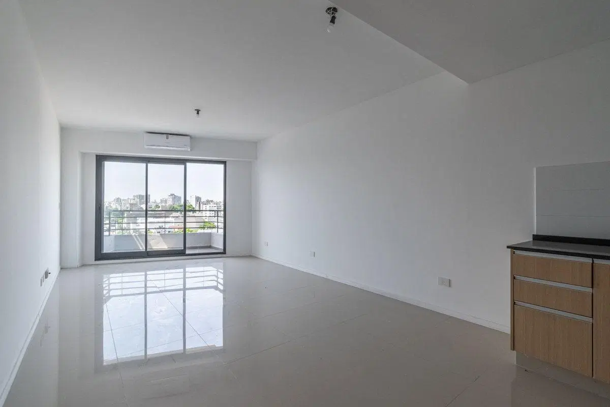 Monoambiente con balcón y cochera  Villa Urquiza 4