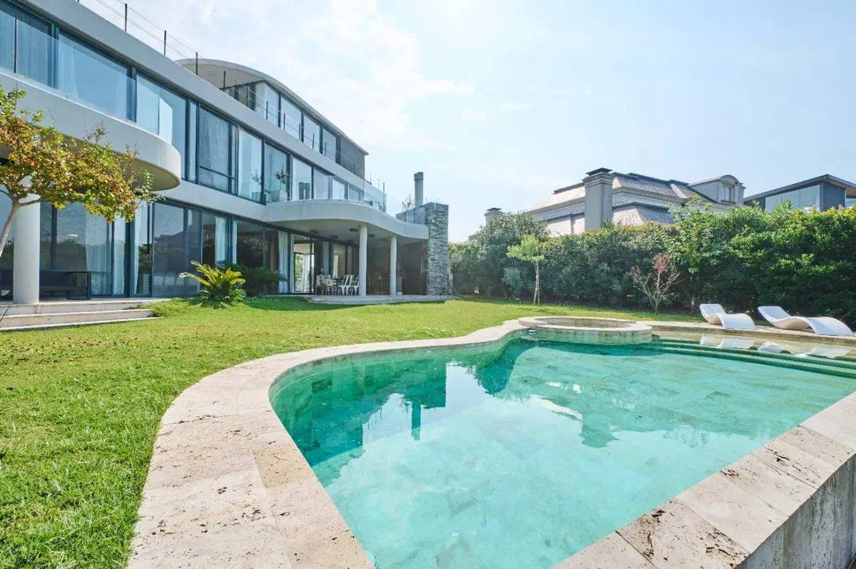 VENTA CASA NORDELTA LAGOS DEL GOLF AL AGUA 3