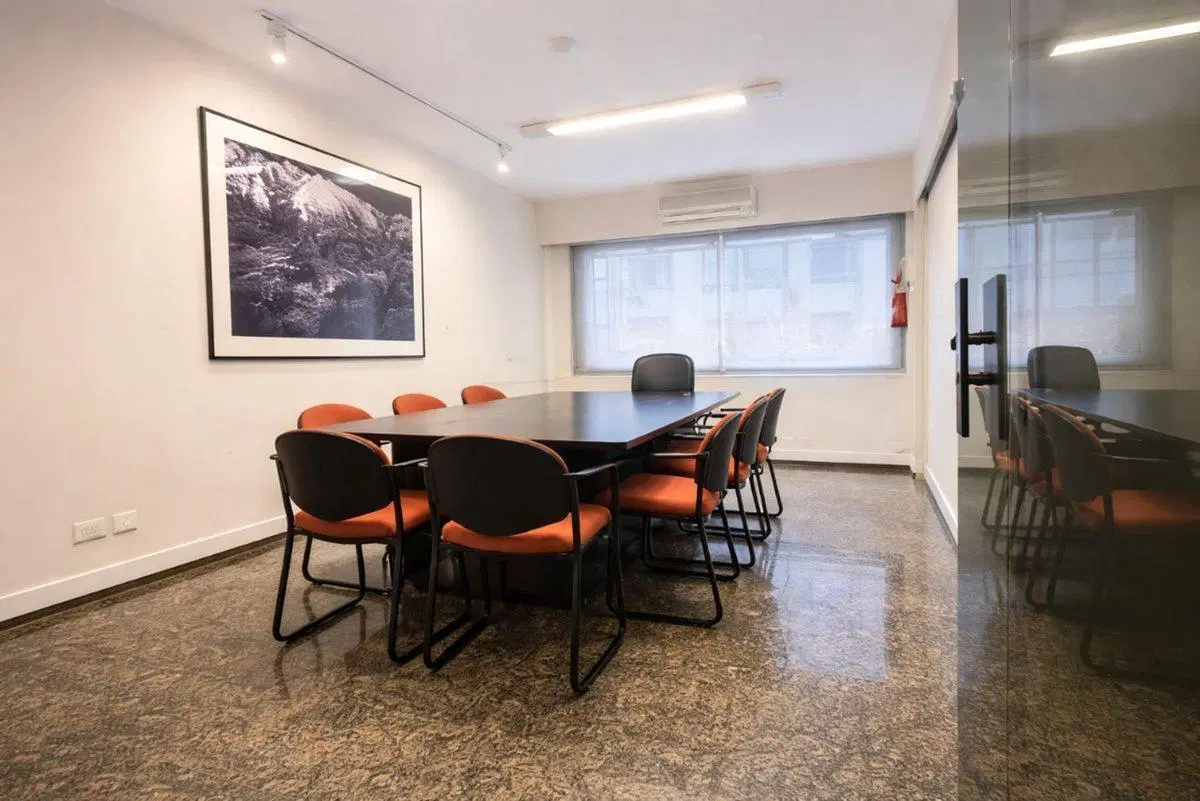 OFICINA ESPACIO CORPORATIVO 198m2 MULTIPLES USOS 3