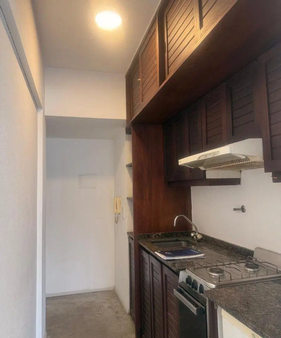 Venta monoambiente piso alto Recoleta 3