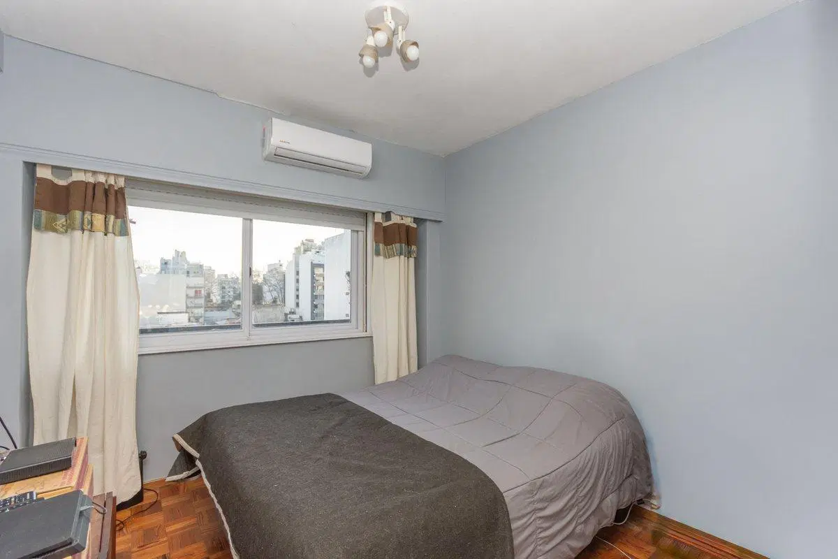 DEPTO EN VENTA 4 AMB CON BALCON FLORES LUMINOSO 4