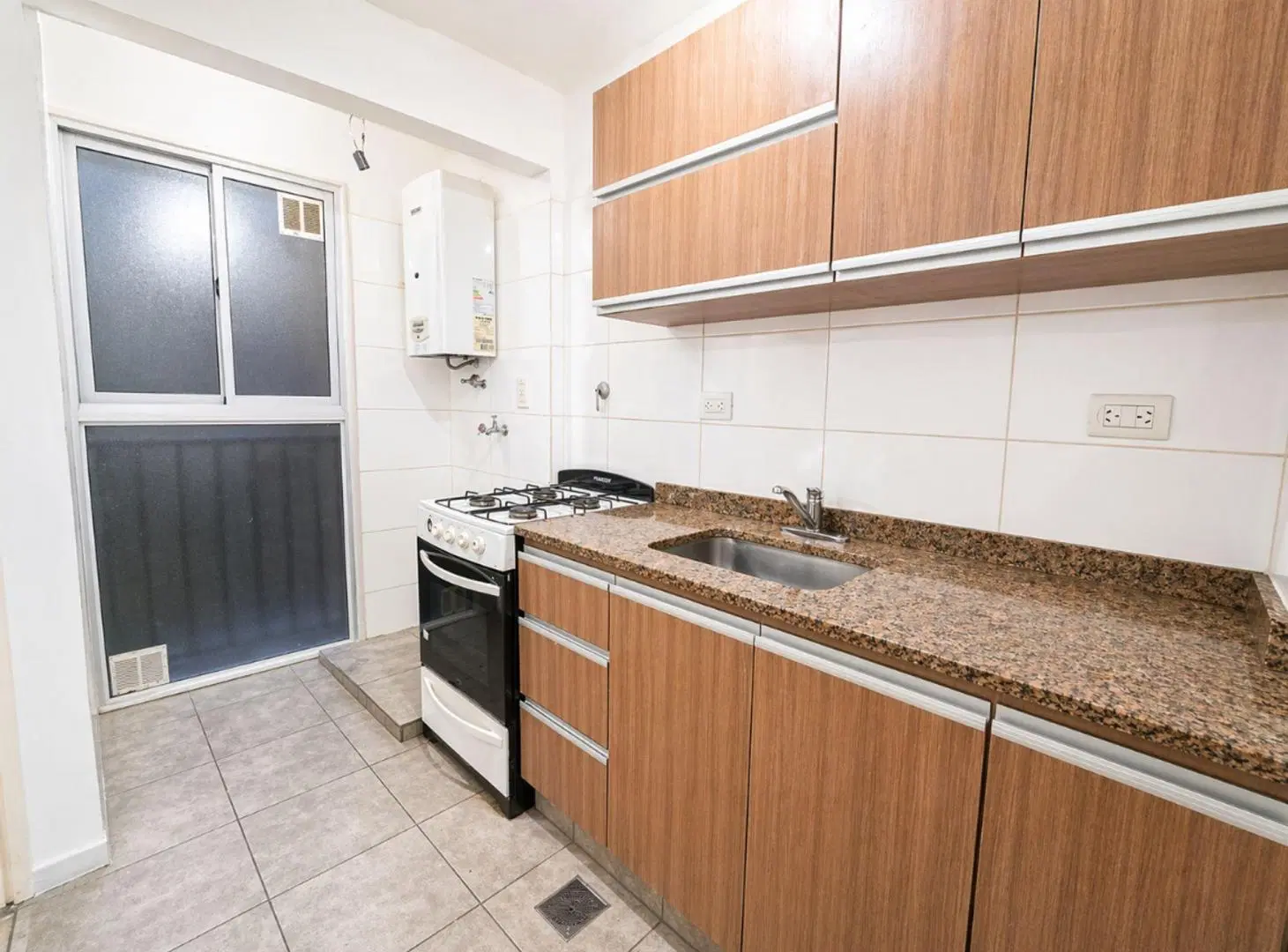 VENTA DEPTO 2 AMB SOBRE AV SAN JUAN BOEDO 4