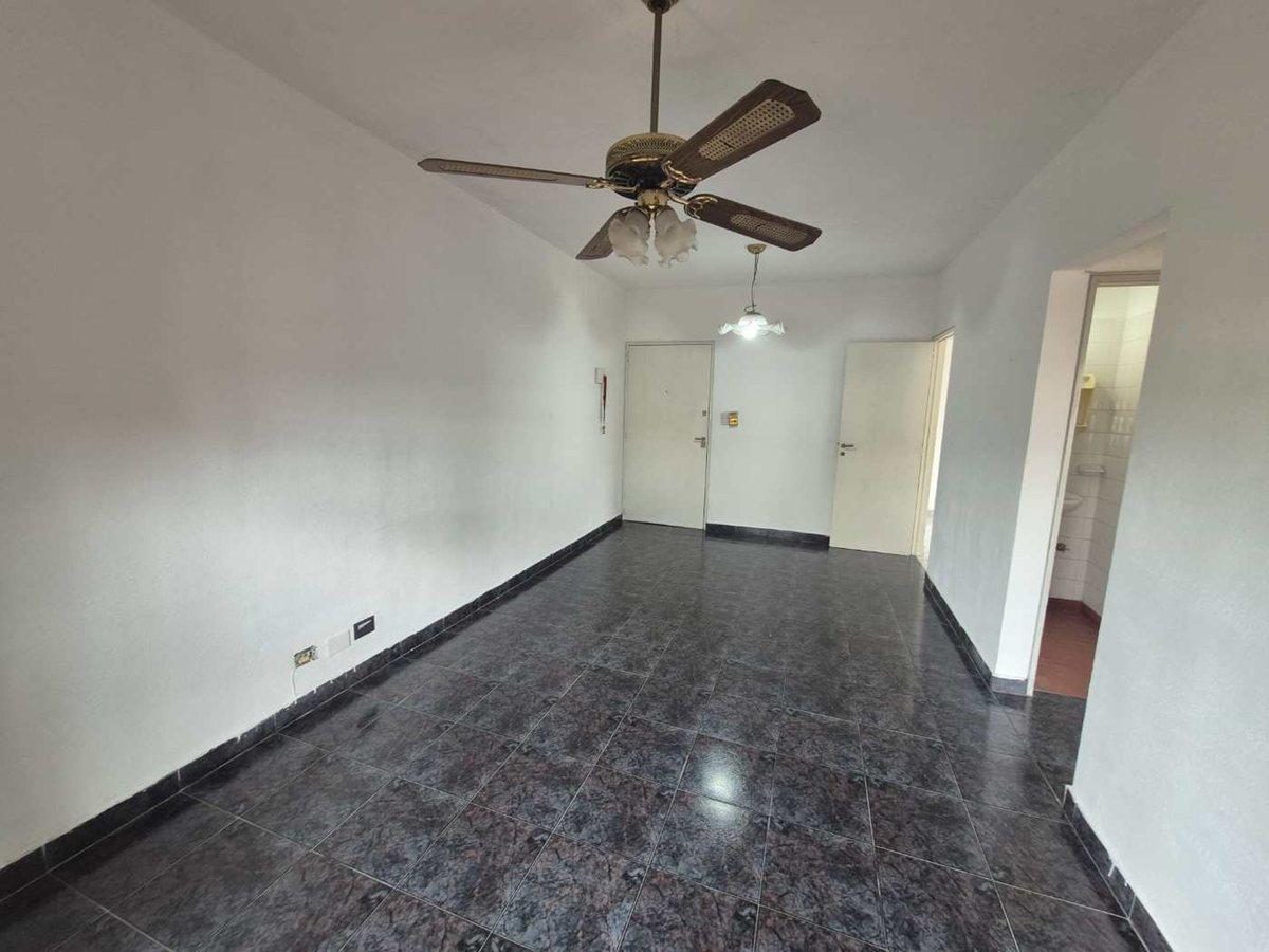 Departamento 2 amb venta Piso alto oportunidad