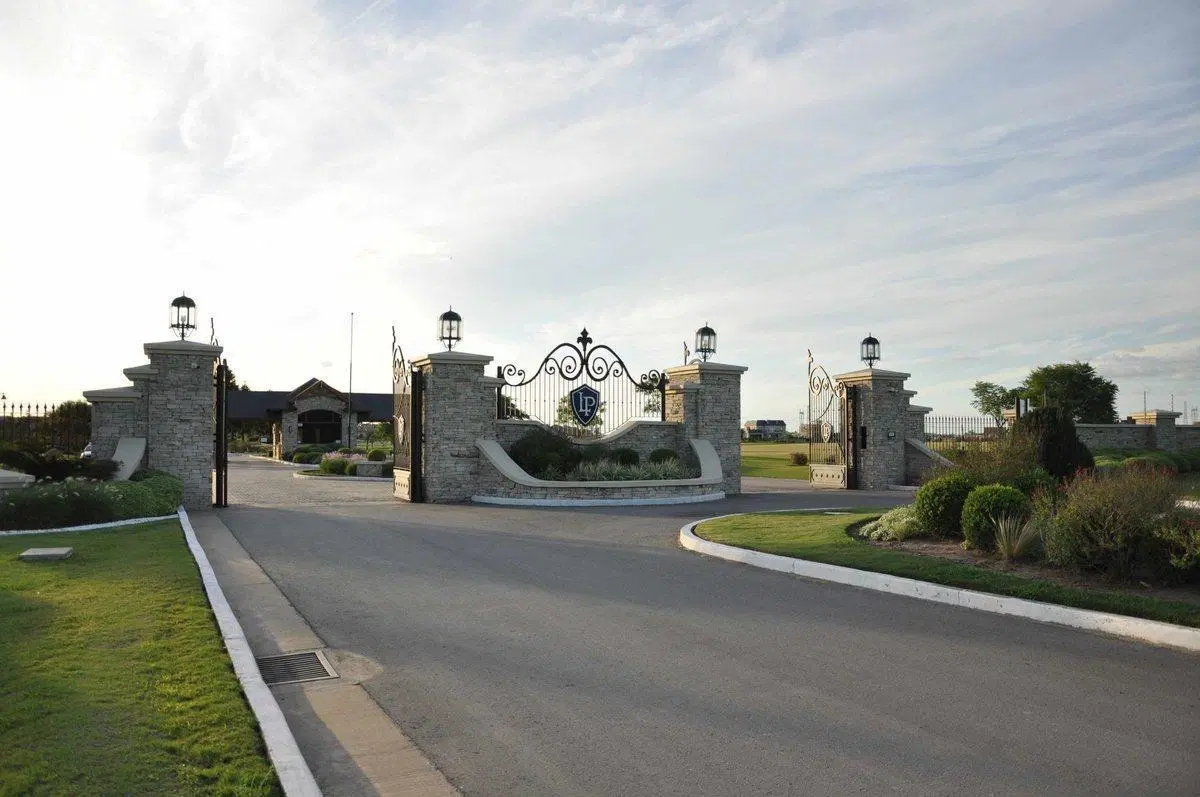 LOTE EN VENTA LA PROVIDENCIA CANNING FONDO AL GOLF 4