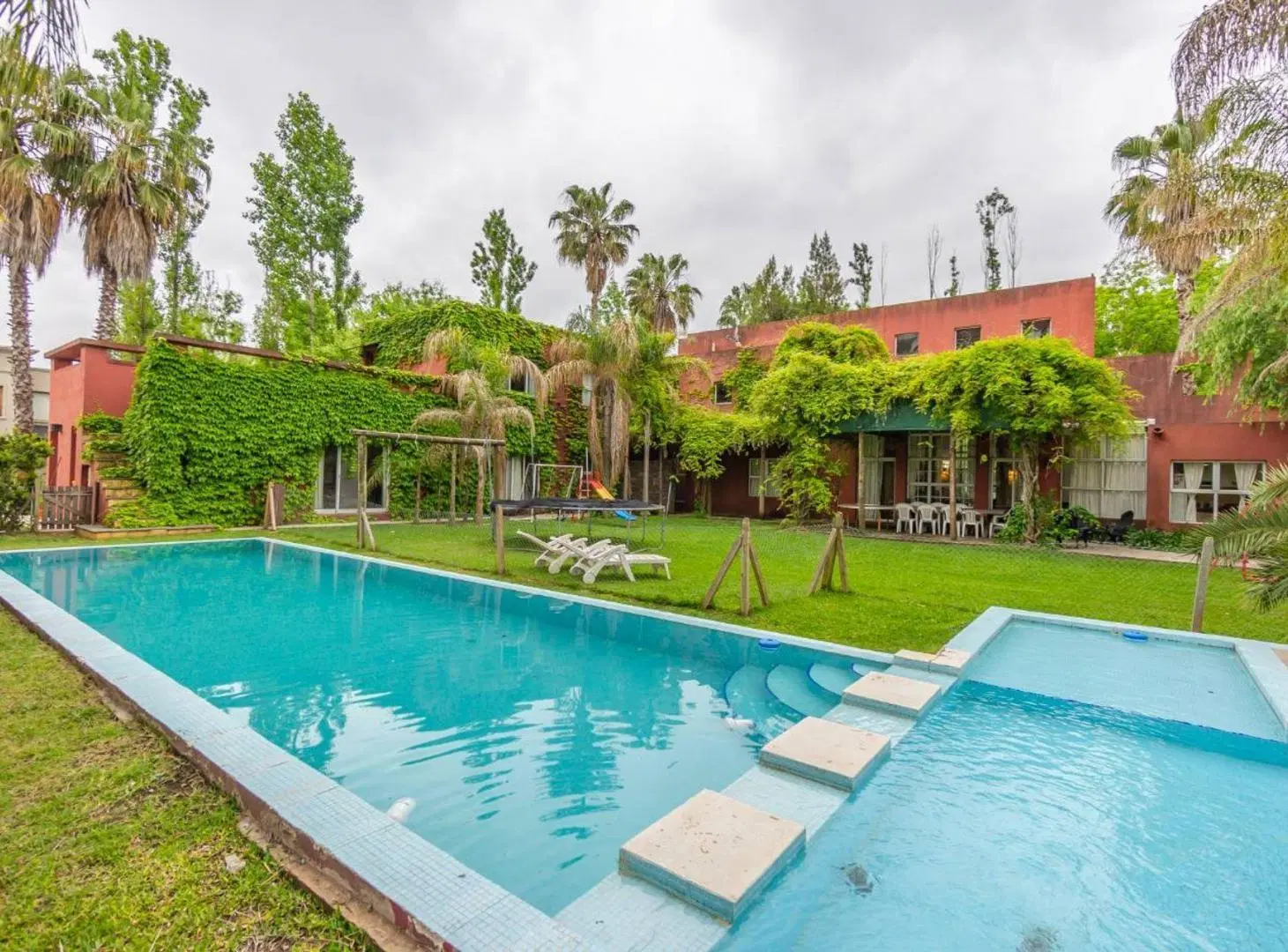 CASA VENTA HARAS DEL PILAR JARDIN Y PILETA 3