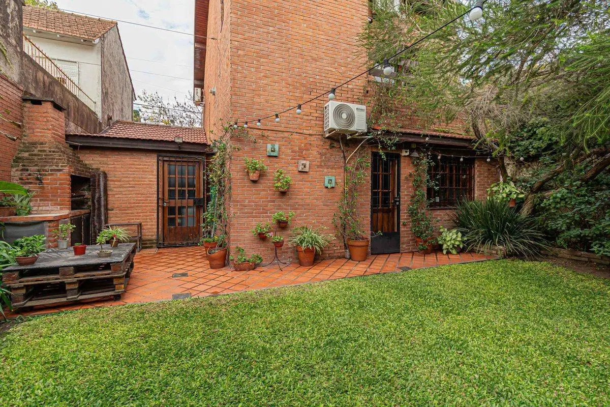 VENTA CASA 5 AMB TEMPERLEY CON PATIO DOS COCHERAS 4