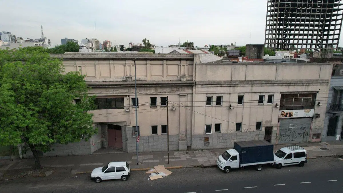 Alquiler deposito 7.000m2 en Barracas 3