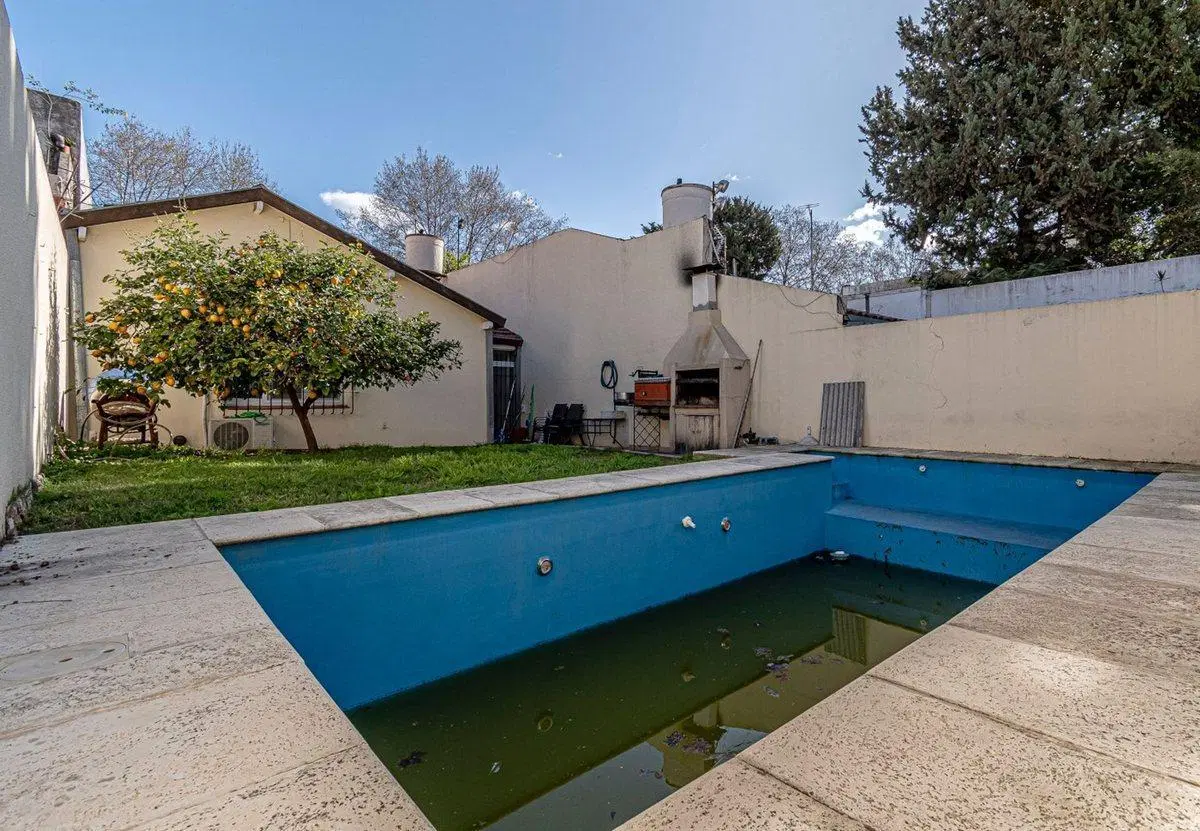 Venta Casa 4 amb en San Martin con Pileta y Jardín 4