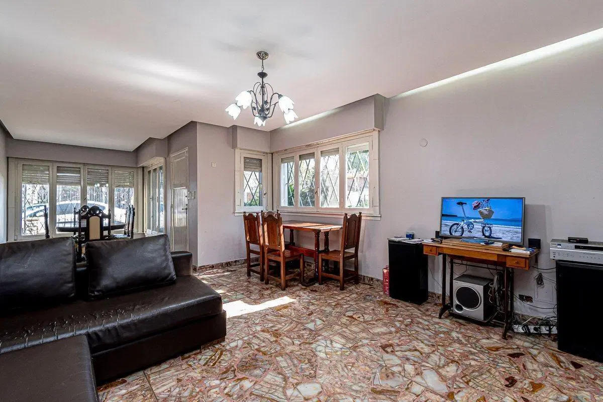 Venta Casa 4 amb en San Martin con Pileta y Jardín 8