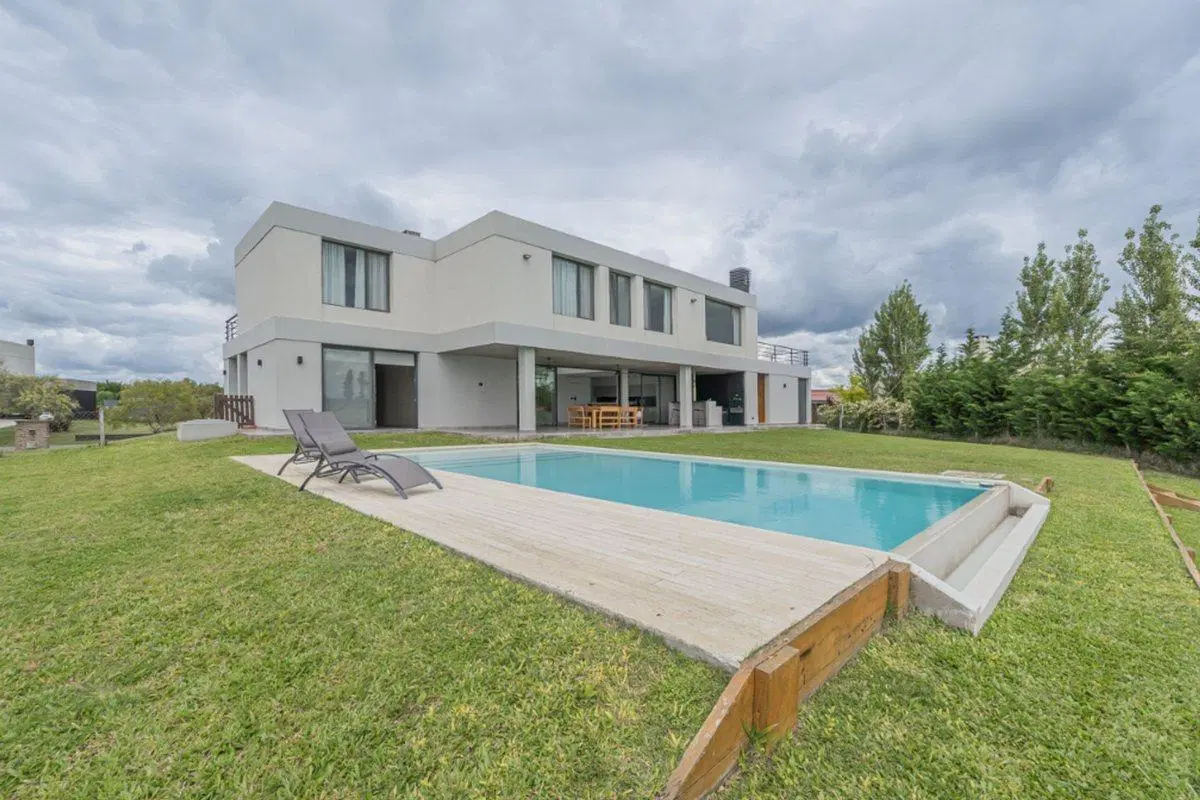 VENTA CASA CARDALES PERMUTA 2