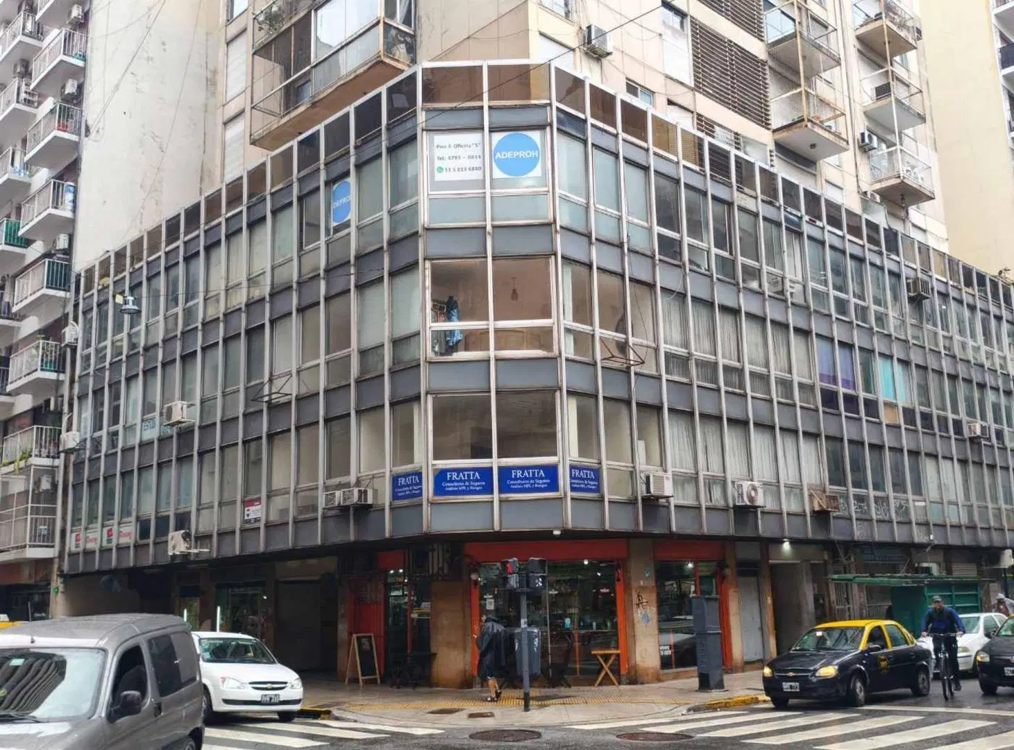 Cochera en Congreso Acceso directo por rampa 4