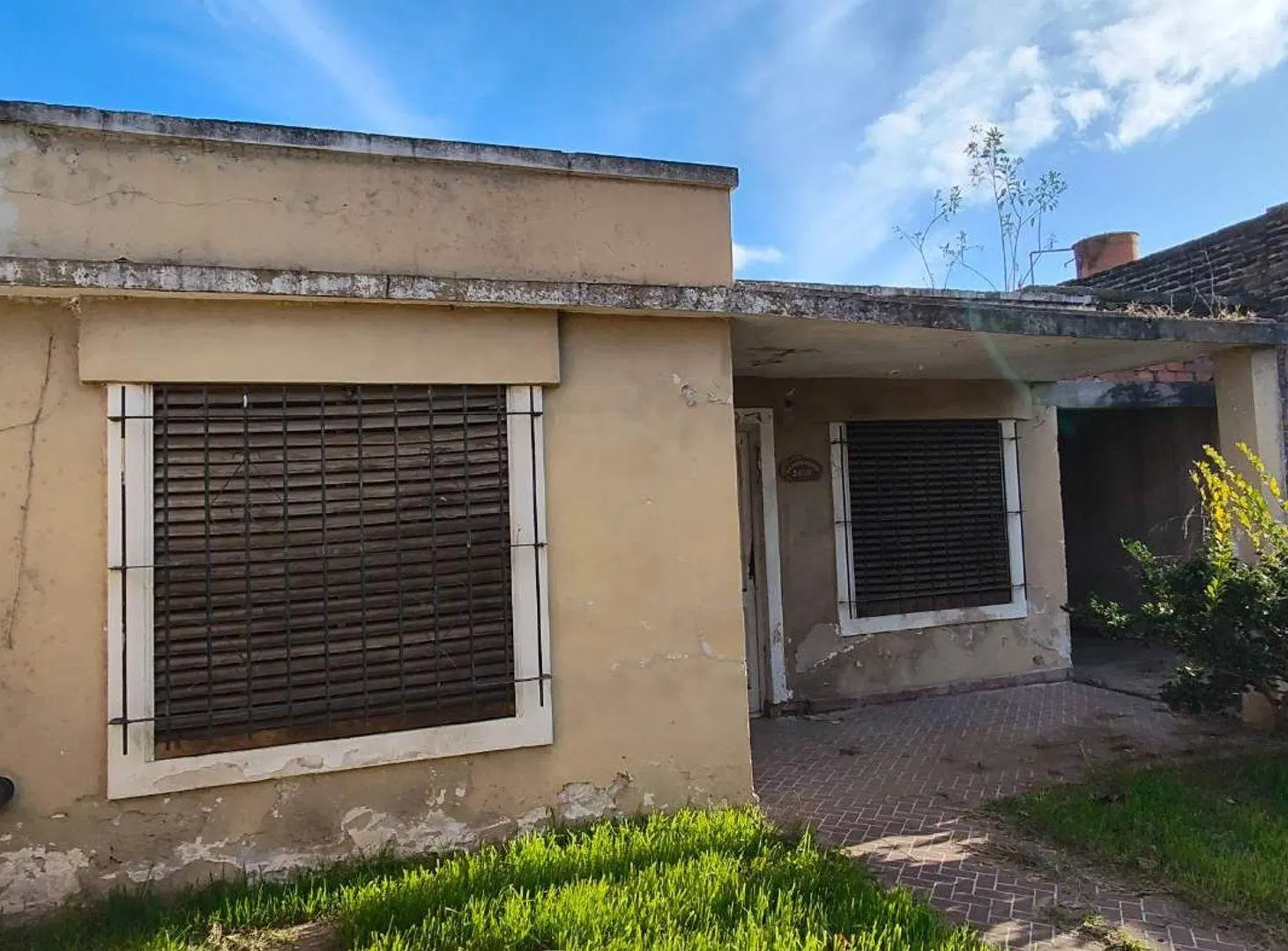 CASA 3 AMBIENTES EN VENTA JOSE C PAZ LOTE 350M2 5