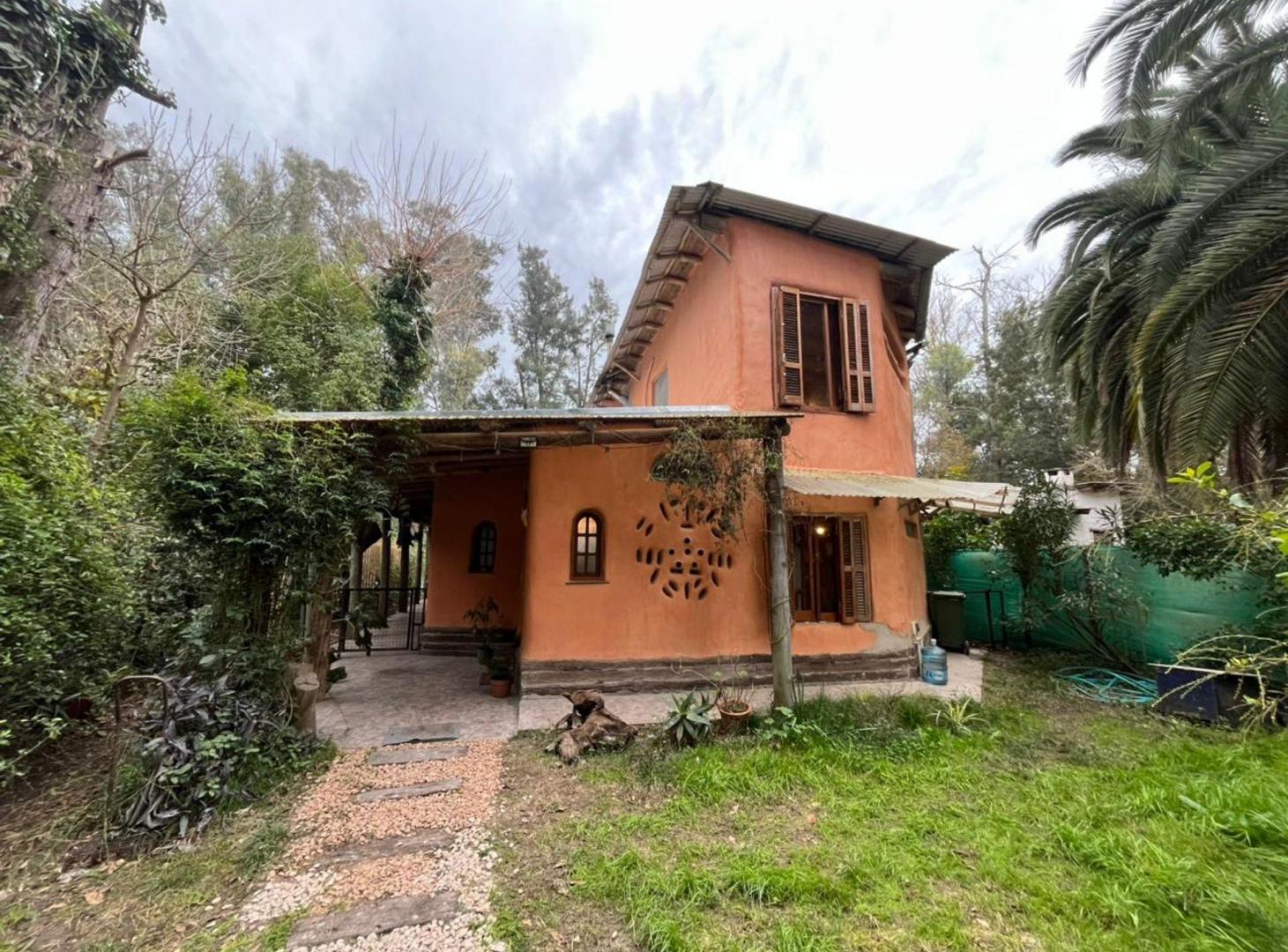 CASA EN VENTA 4 AMBIENTES INGENIERO MASCHWITZ